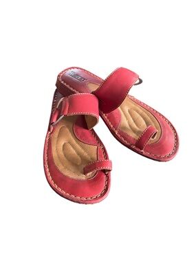 Born Red Leather Toe Ring Slip On Sandal Sz 38/7 Silver Ring Detail Boho Summer